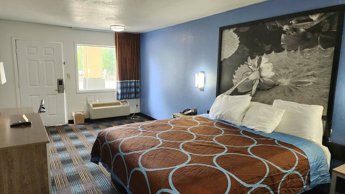 Shreveport Hotel | Super 8 by Wyndham Shreveport