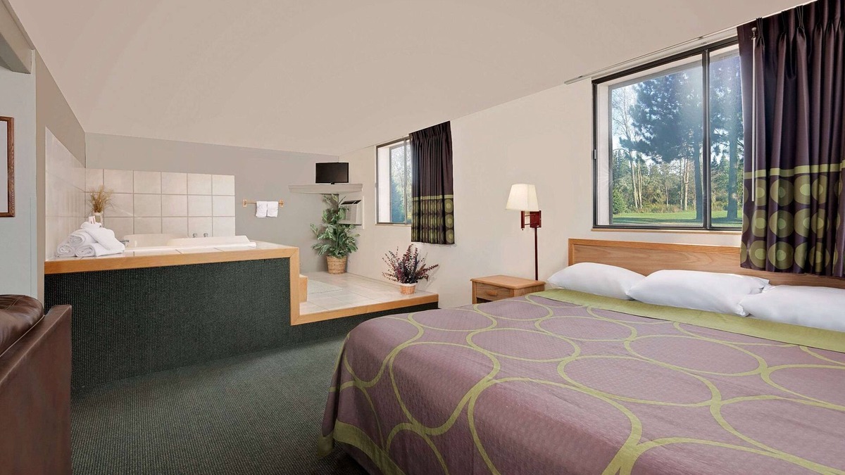 Spearfish Hotel | Super 8 by Wyndham Spearfish