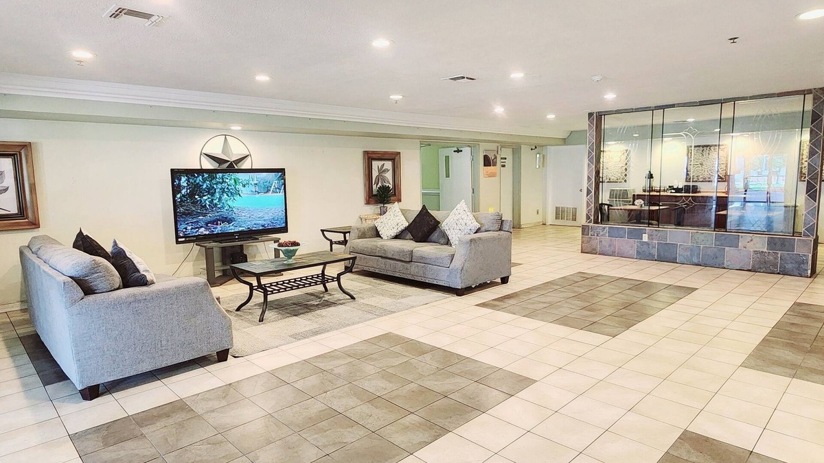 Temple Hotel | Super 8 by Wyndham Temple I-35