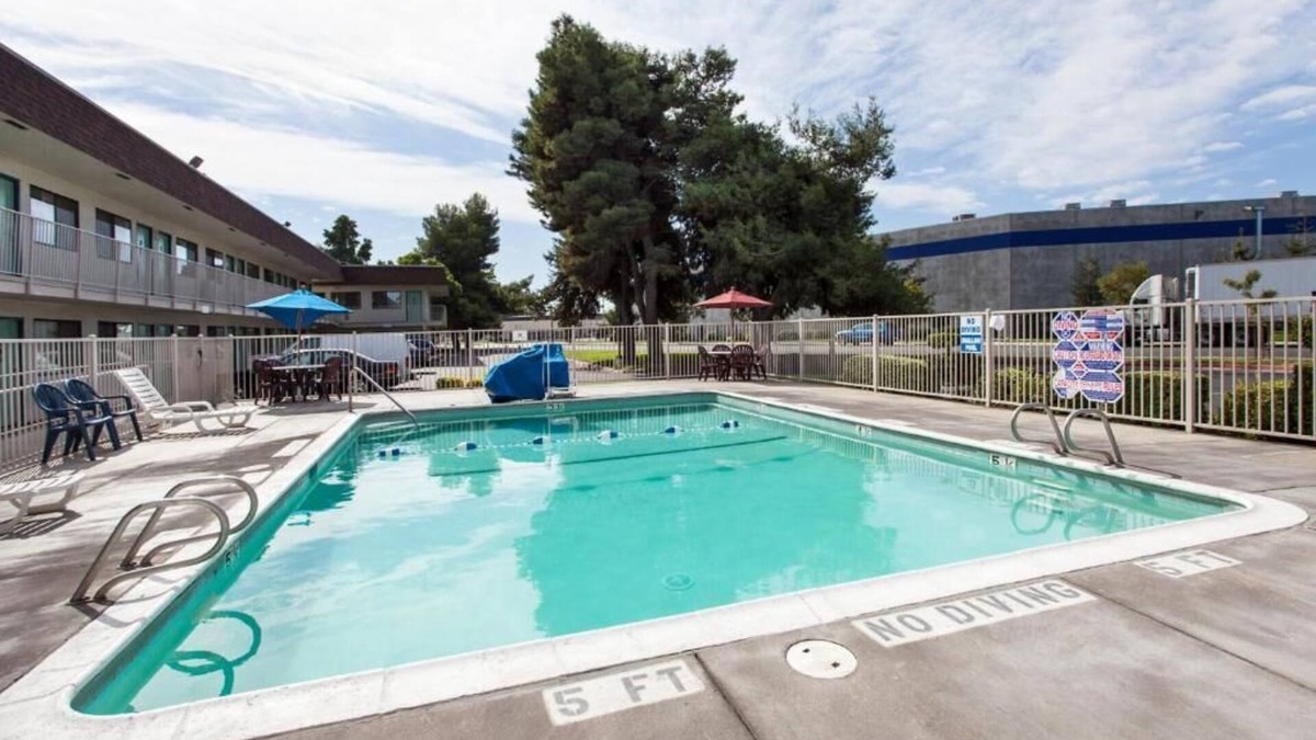 Turlock Hotel | Super 8 by Wyndham Turlock