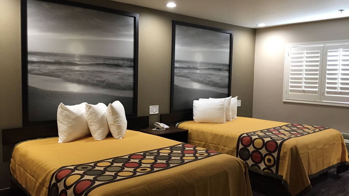 Lincoln Acres Hotel | Super 8 by Wyndham National City Chula Vista