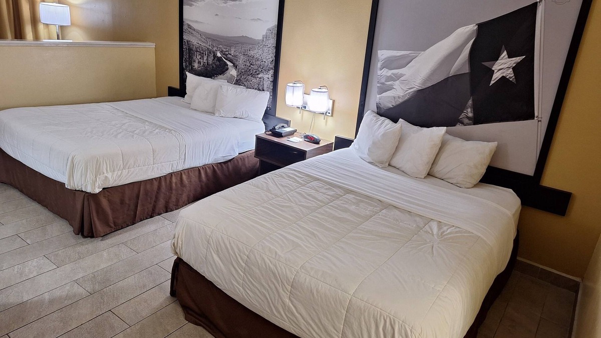 Weslaco Hotel | Super 8 by Wyndham Weslaco