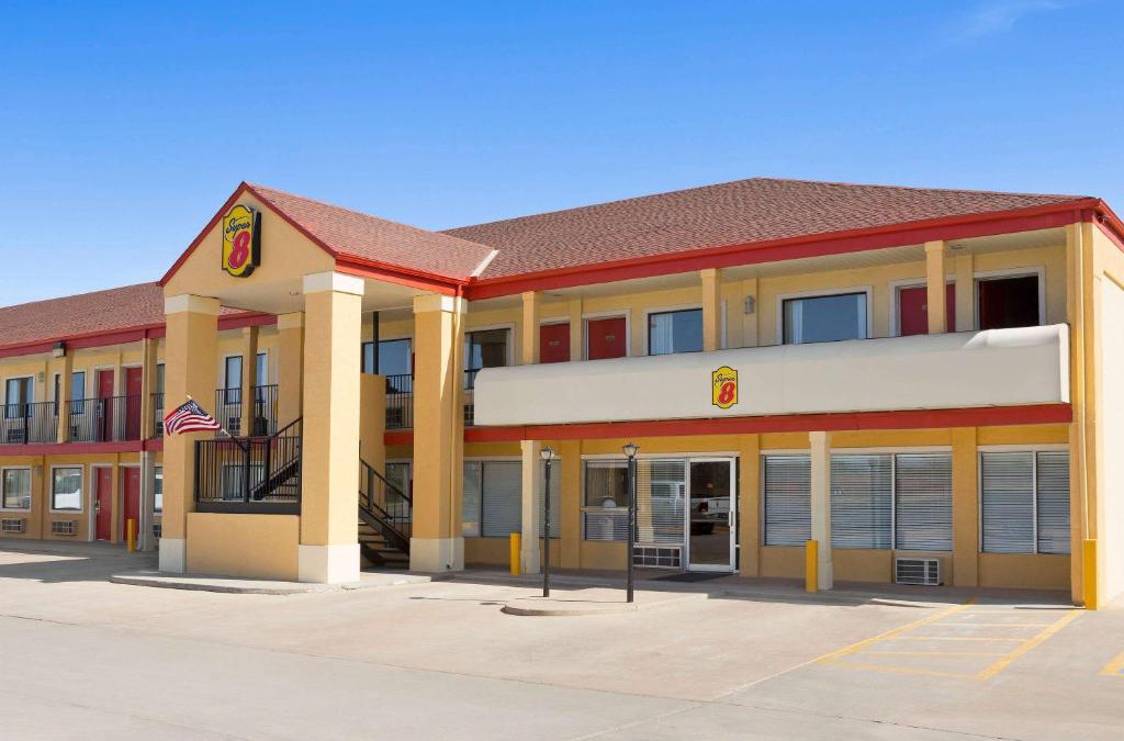 Woodward Hotel | Super 8 by Wyndham Woodward
