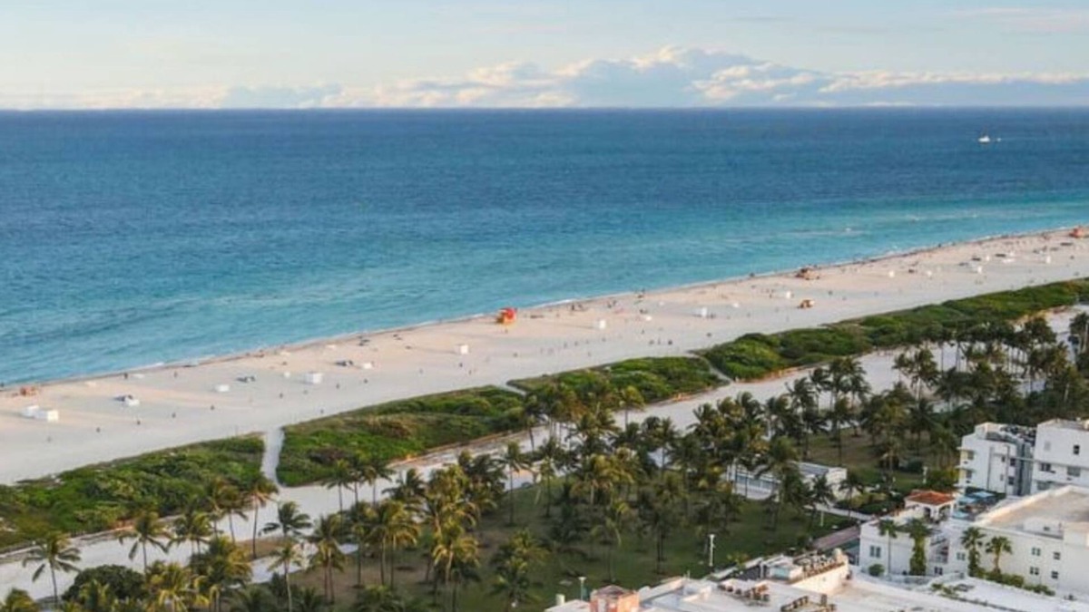 South Beach Condo | Super Beach Deal, Apt w/2 Queen Beds On Ocean Dr