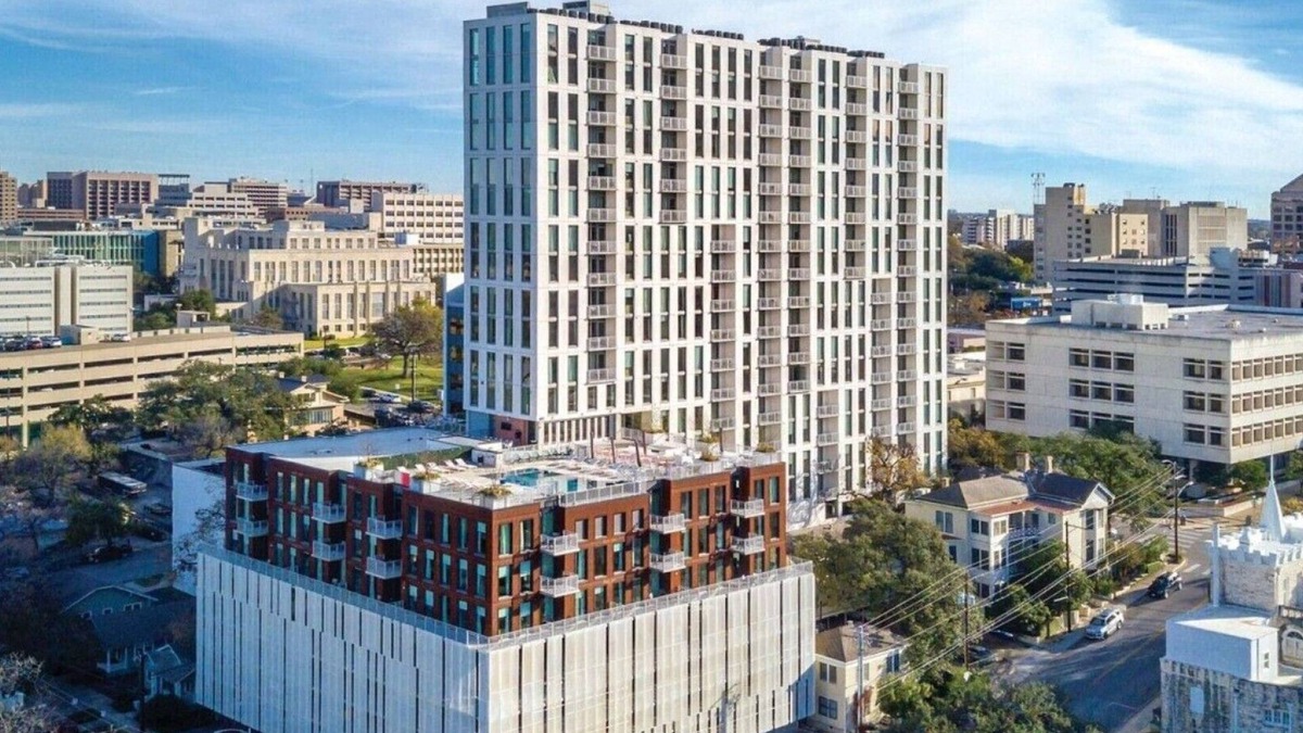 Civic District Resort | Super convenient location in Austin