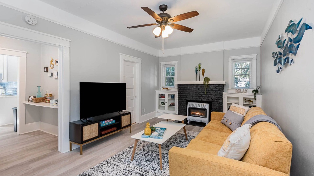 New Smyrna Beach Apartment | Super Cool Couples Retreat - Walk to Shops-Restaurants- Beach-Bars
