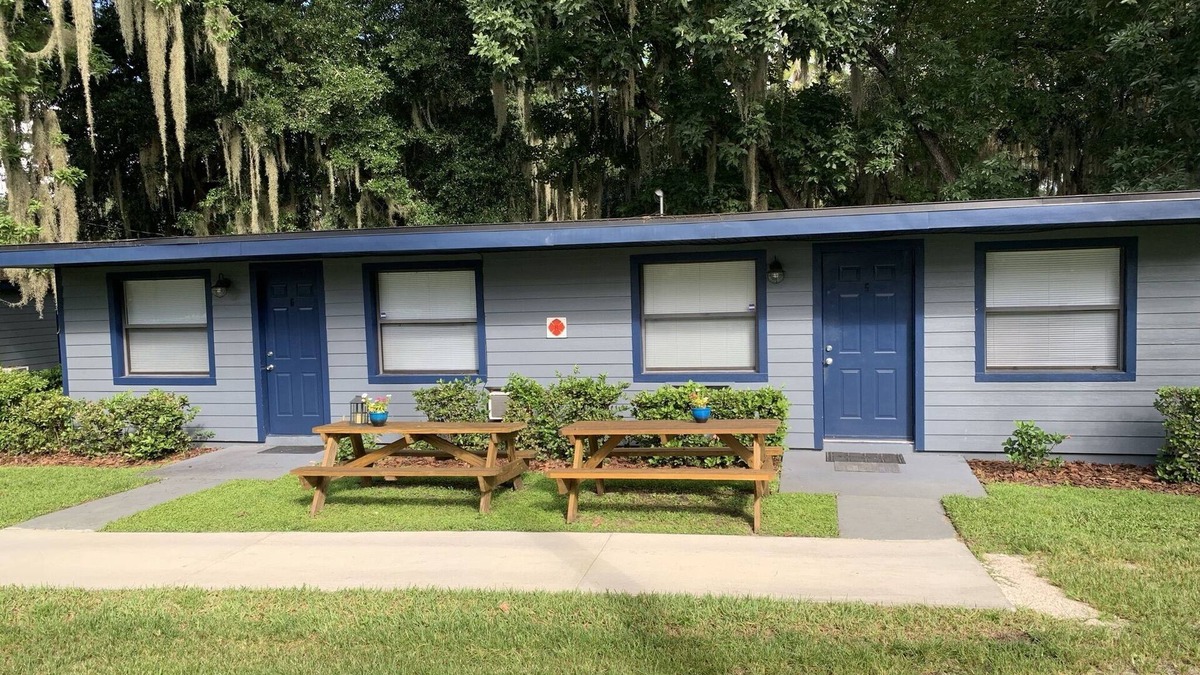 Lake Wales Cabin | Super Cute 2BR/1BA Cabin at beautiful lakeside campground