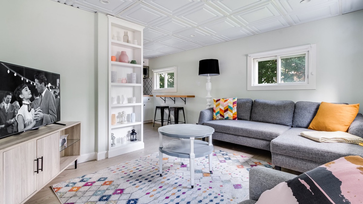 Mystic - New London Apartment | Super Cute & Cozy Apartment in Downtown Mystic!