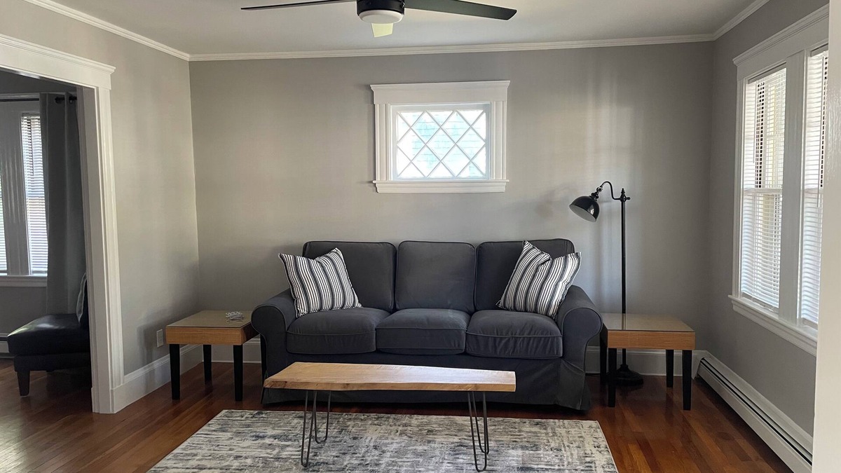Melrose House | Super Family Friendly home - Sleeps 5. Close to Boston and Salem MA