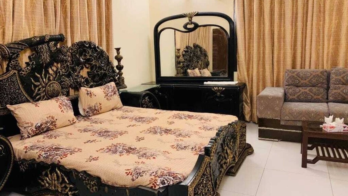 Karachi House | Super Golden Guest House