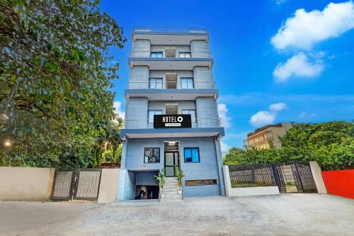 DLF Phase 1 Hotel | Super Hotel O DLF Phase 1 Metro Station Gurugram