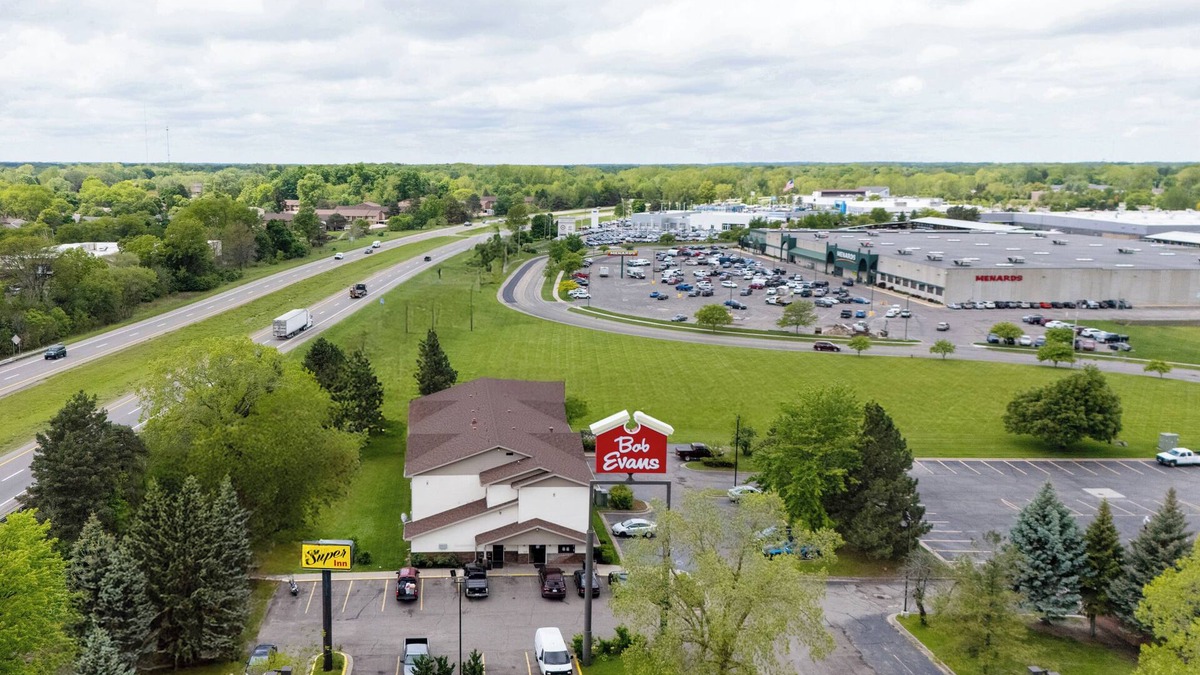 Lansing Hotel | Super Inn by OYO Lansing MI