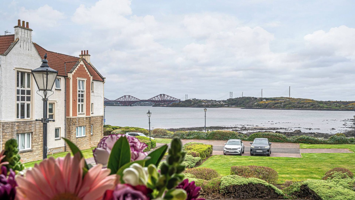 St. Davids Apartment | Super Prime Luxury Waterfront View D/Bay by Three Bridges Apartments