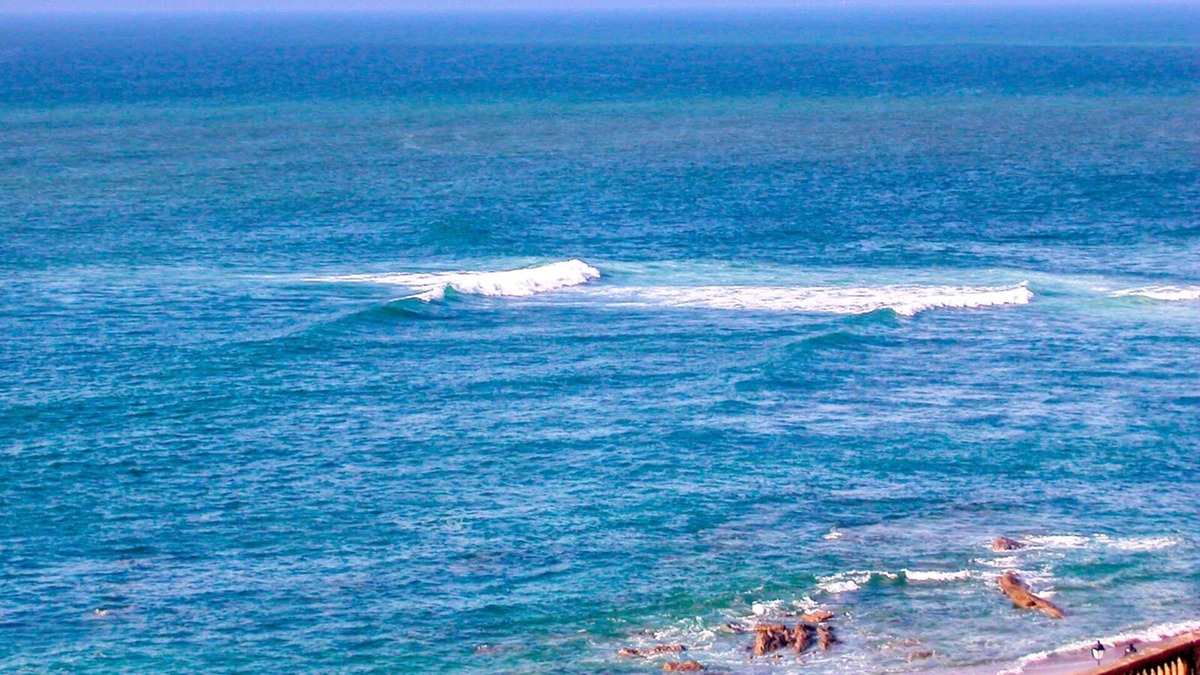 Guethary Apartment | SUPER STUDIO IN THE CENTER OF GUETHARY, WALKING DISTANCE TO THE BEACH + SEA VIEW