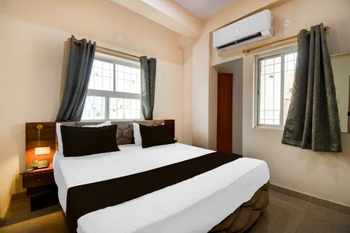 Patna Hotel | Super Townhouse Kumhrar Archeological Park Formerly Hotel Karuna Palace