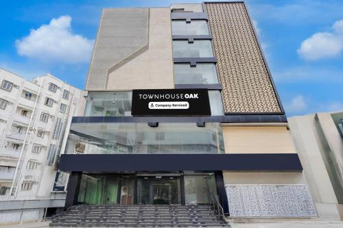 Brookefield Hotel | Super Townhouse Oak AECS Layout Brookfield
