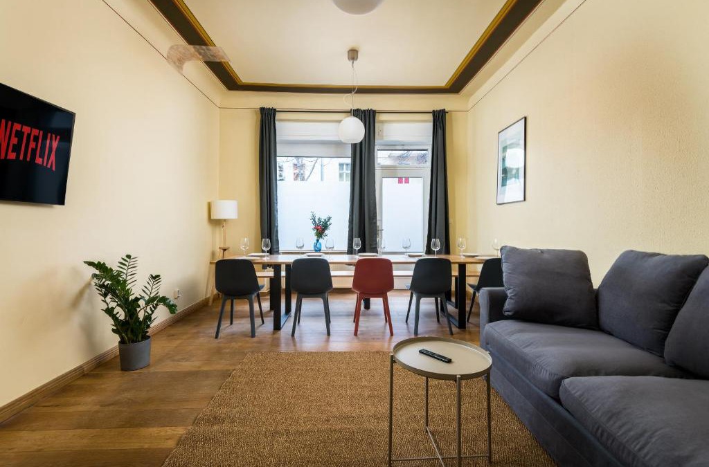 Moabit Apartment | Super Zentral super schöner Altbau in Moabit Rostockerstraße im Herzen von Berlin für bis zu 6 Personen