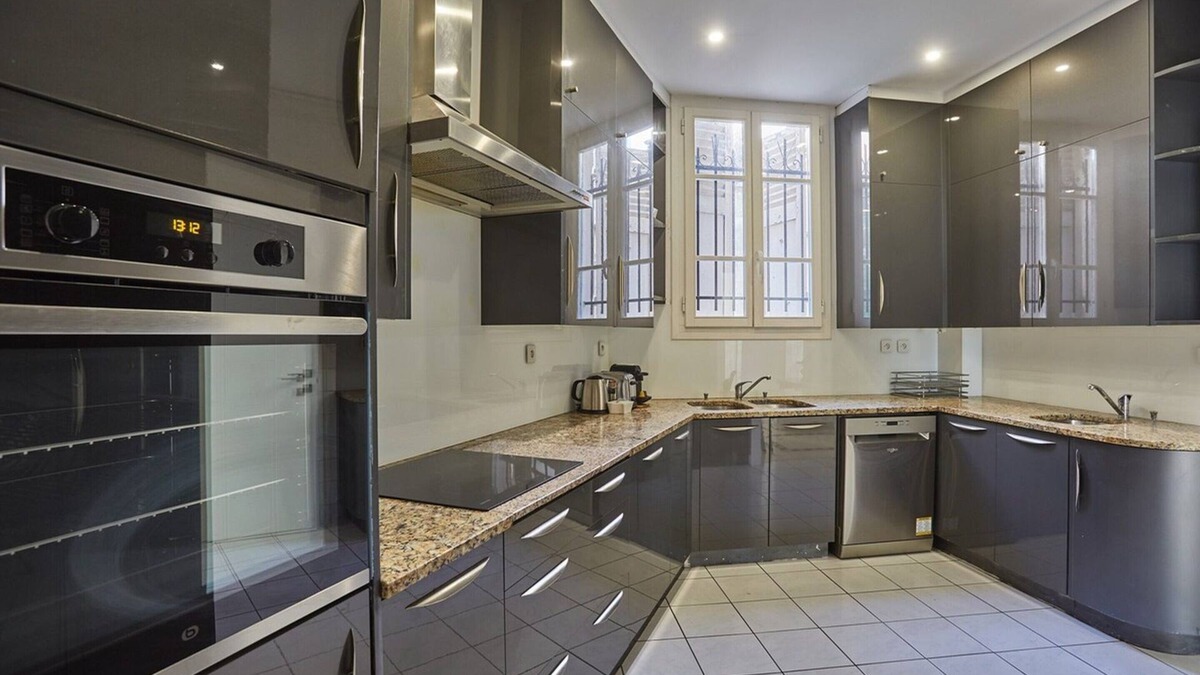 Saint-Vincent-de-Paul Apartment | Superb Apartment Center of Paris/montmartre