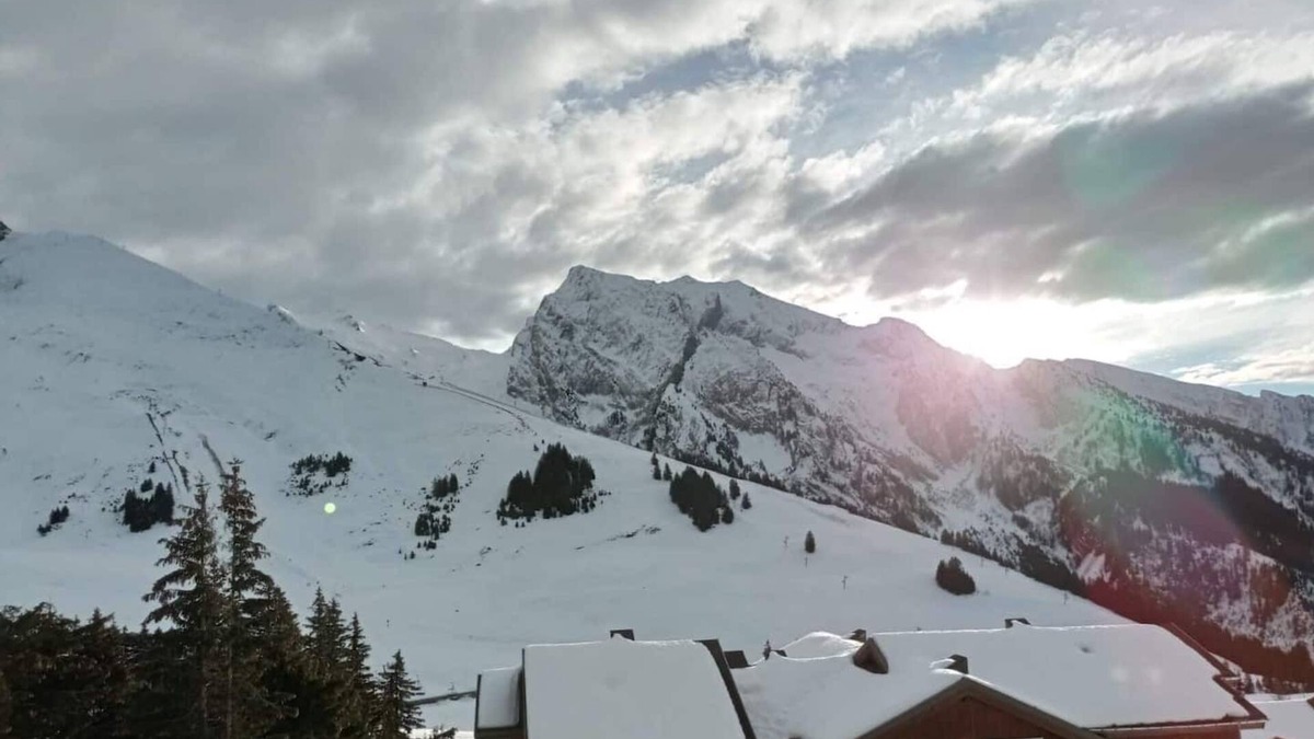 Manigod Apartment | Superb apartment with mountain views