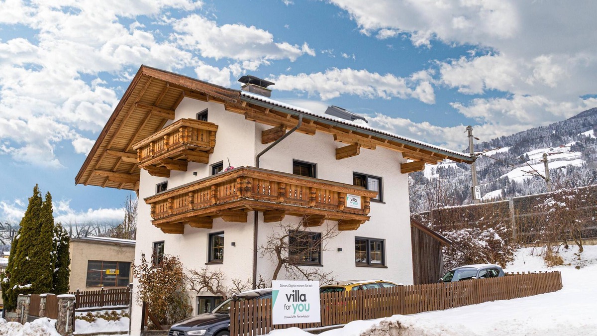 Hopfgarten Markt House | Superb group home 2 minutes' walk from the ski slope
