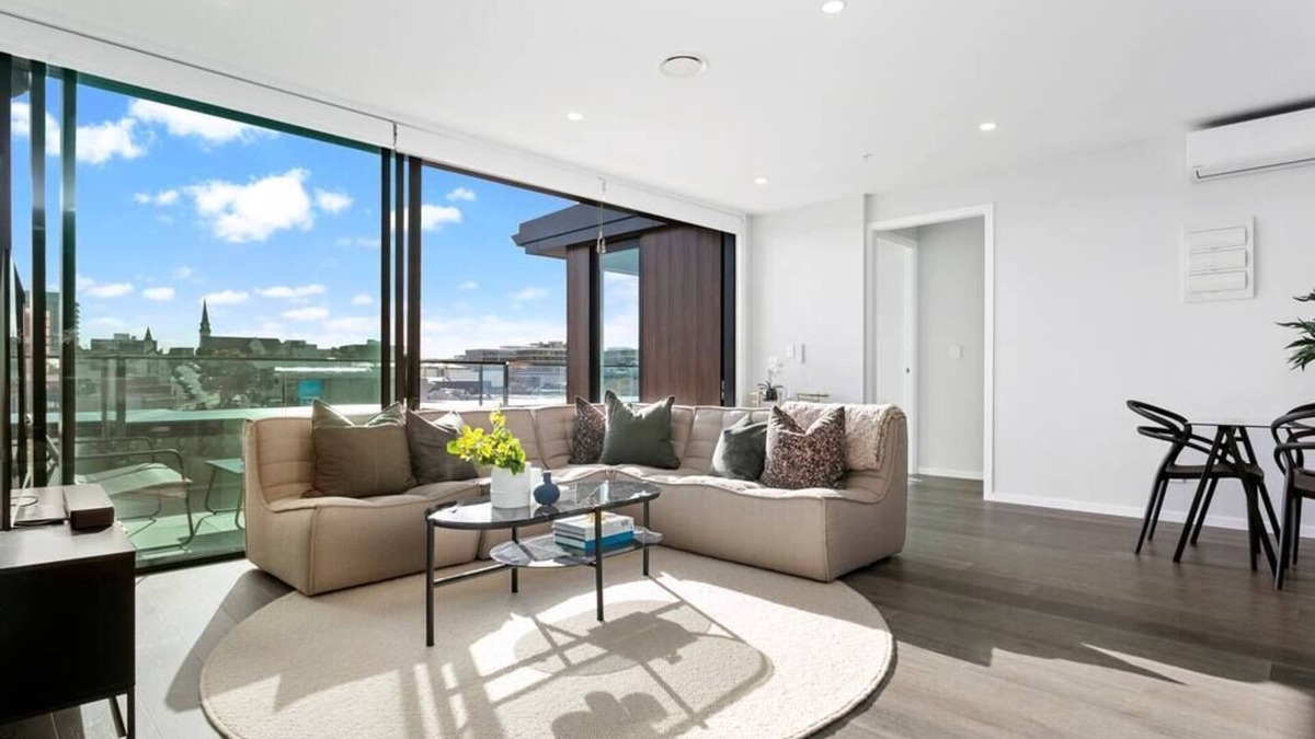 Mount Eden Apartment | Superb city fringe penthouse