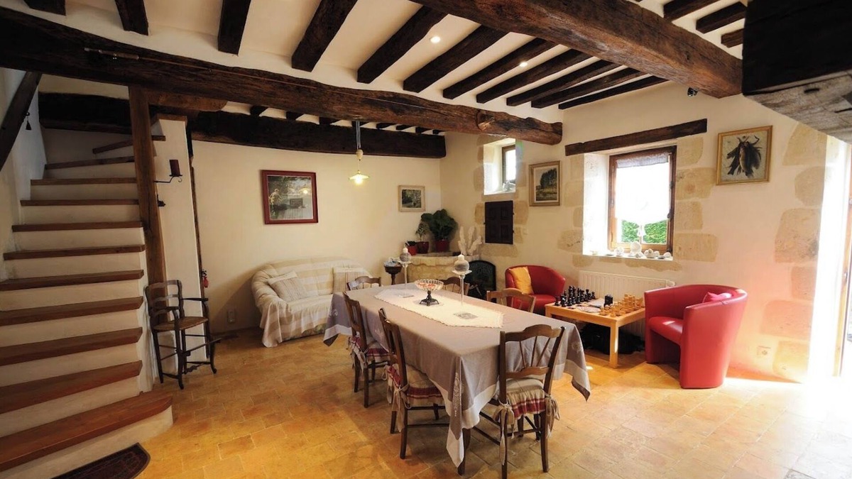 Saint-Germain-des-Grois Bed & Breakfast | Superb percheronne house surrounded by greenery. the fireplace will warm you up.