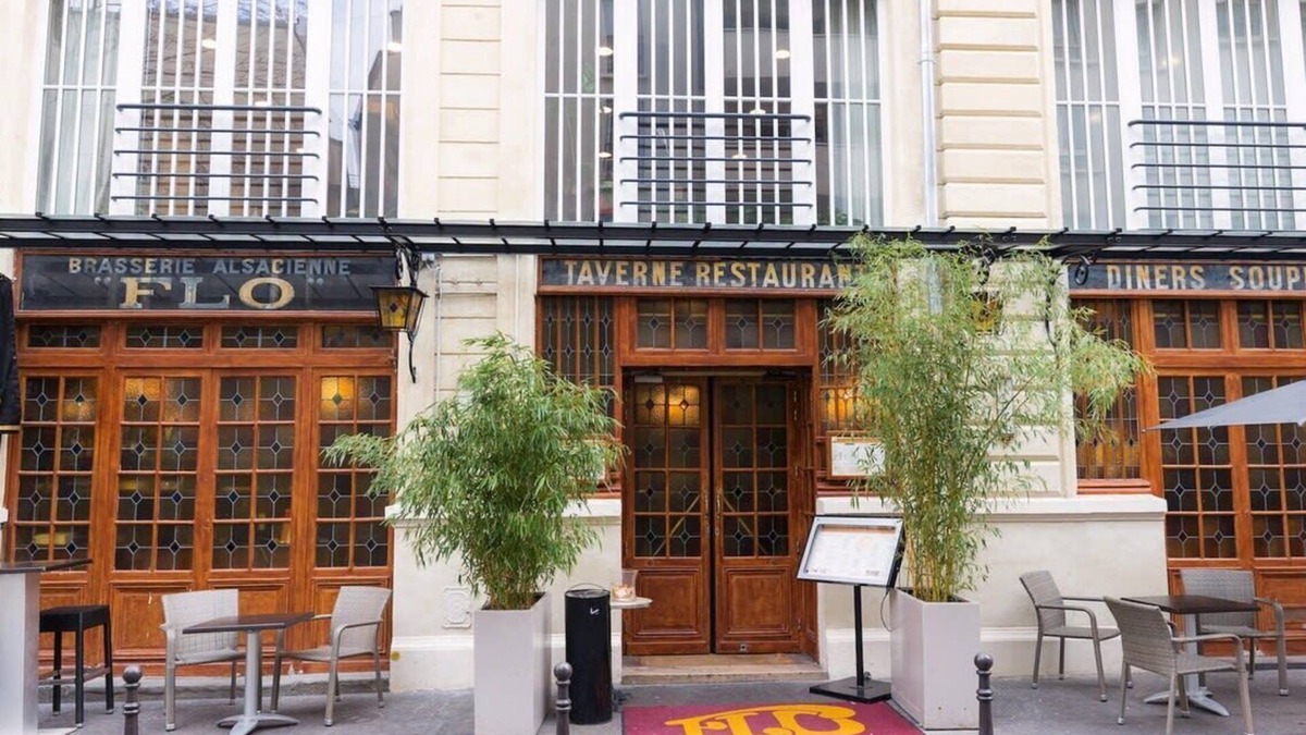 Quartier de la Porte-Saint-Denis Apartment | Superb Large and New 4bds Flat - Heart of Paris 10