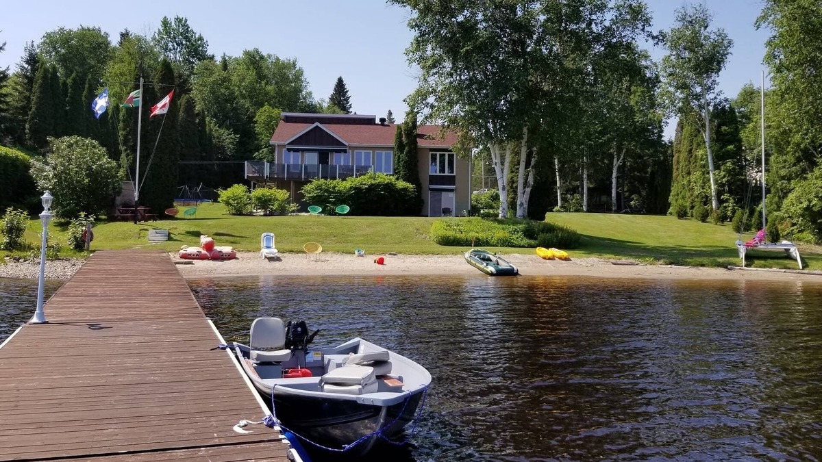 Alma House | Superb luxury property with private beach