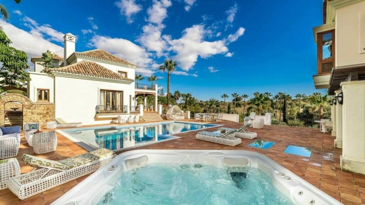 New Golden Mile Villa | Superb Mansion of 13 bedrooms, stunning garden and impressive views!