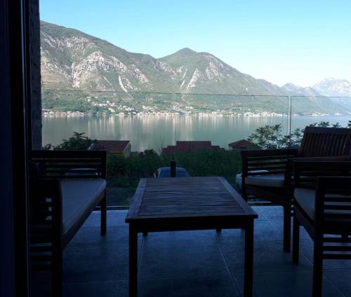 Ljuta Apartment | Superb one bedroom apartment with sea view