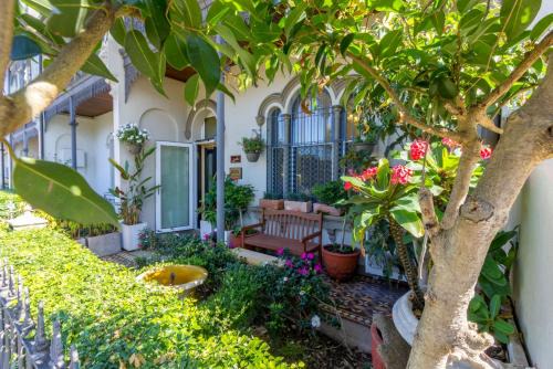 Surry Hills House | Superb SURRY HILLS Studio Room - Great Location
