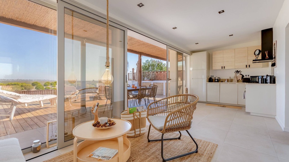 Olhao Ski Chalet | Superb townhouse house on the island of Armona