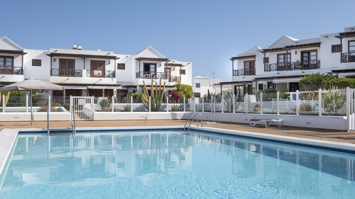 Playa Blanca House | Superb, very comfortable renovated house with sea view next to the ocean and swimming pool