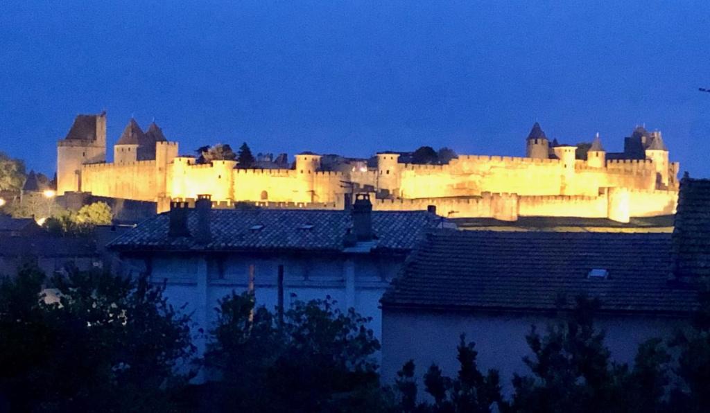 Carcassonne Apartment | Superb views of the Medieval City