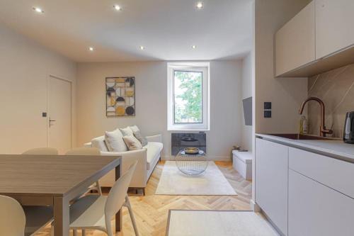 Saint-Didier-au-Mont-d'Or Apartment | Superbe appartement, deux chambres, St-Didier