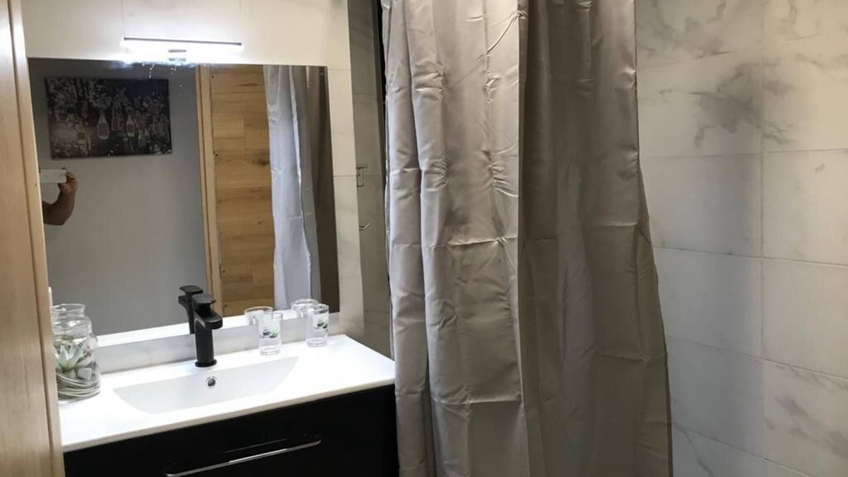 Saint-Andre Apartment | Superbe logement avec piscine chauffée et Jacuzzi
