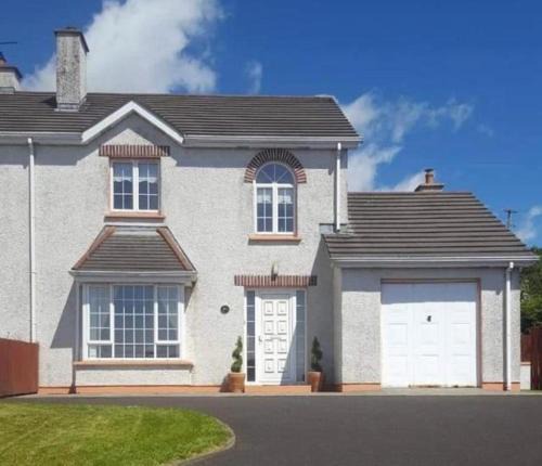 Moville House | Superior 4 bedroom House Moville