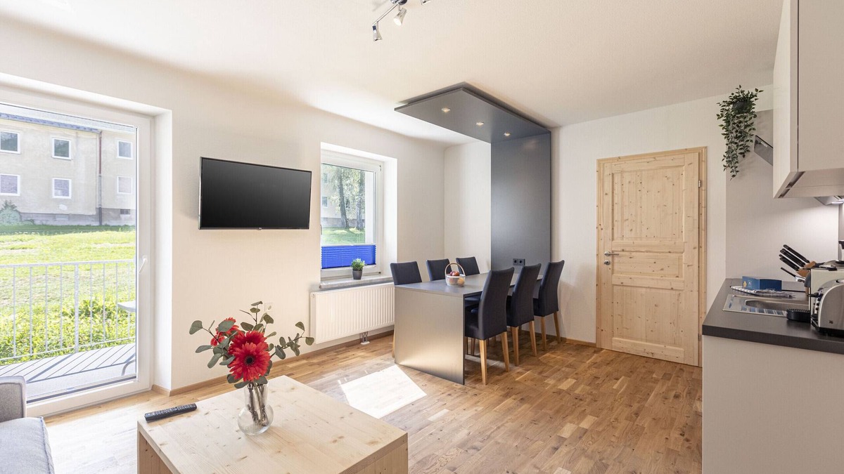 Eisenerz Apartment | Superior Apartment with IR sauna & whirlpool tub II