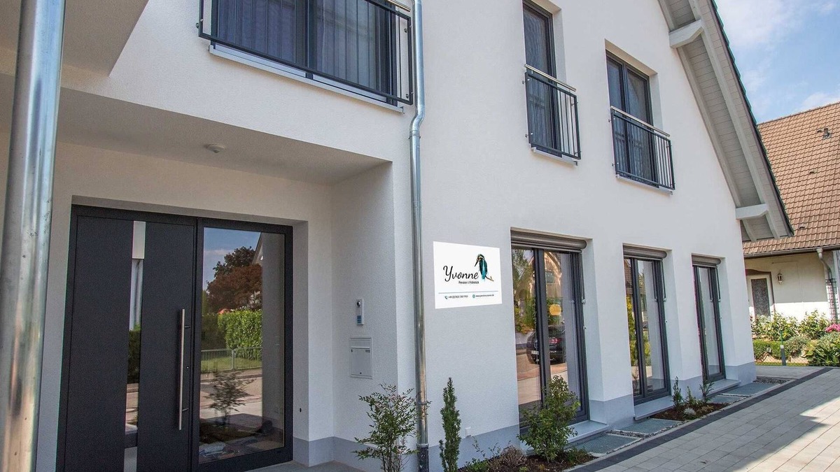 Rust Cottage | Superior-juniorsuite - mit Sep. Schlafzimmer & Balkon - Pension Yvonne - Superior