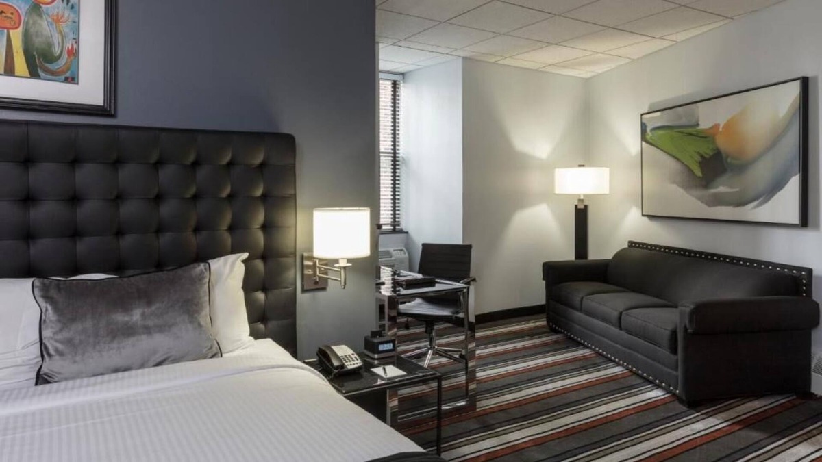 Midtown South Hotel | Superior King Bedded Room at Broadway Plaza Hotel