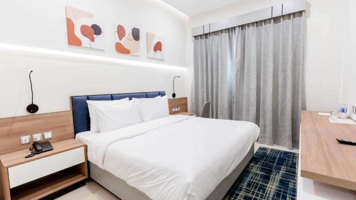 Dubai Apartment | Superior King Room Near Al Furjan Metro