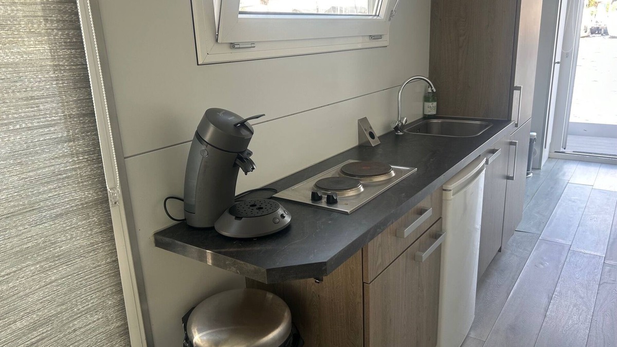 Molkwerum Boat Rental | Superschoene Hausboote Direkt am Kanal mit dem Besten Aussicht