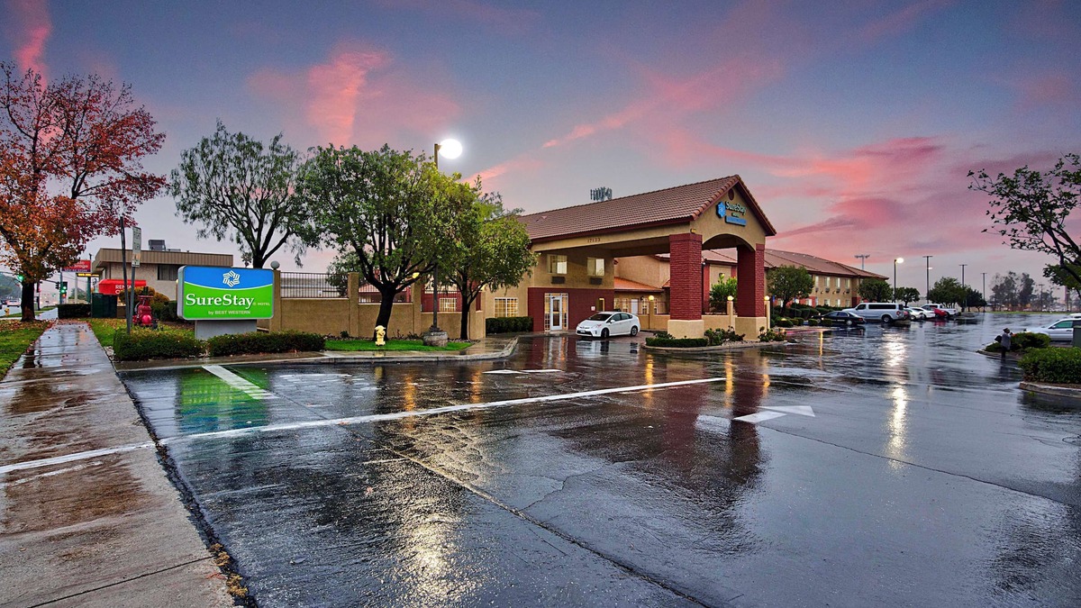 Fontana Hotel | SureStay Hotel by Best Western Fontana