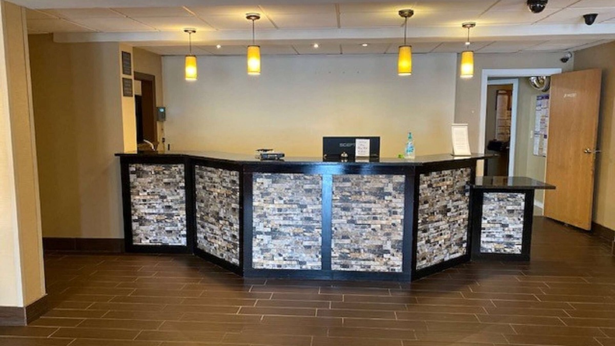 Lickdale Hotel | SureStay Plus by Best Western Jonestown Lebanon Valley