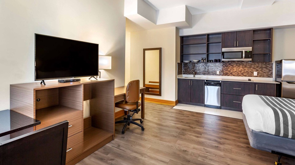 Kincardine Hotel | SureStay Plus Hotel by Best Western Kincardine
