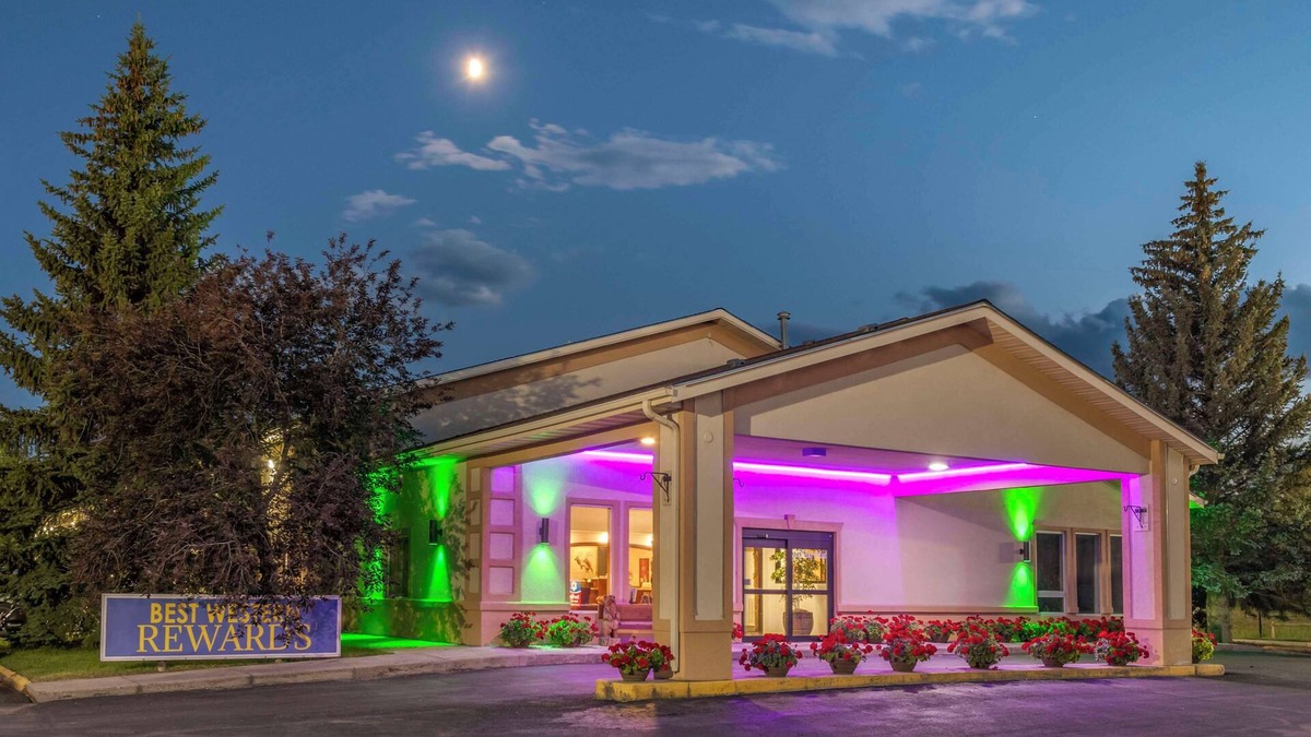 Buffalo Hotel | SureStay Plus Hotel by Best Western Buffalo