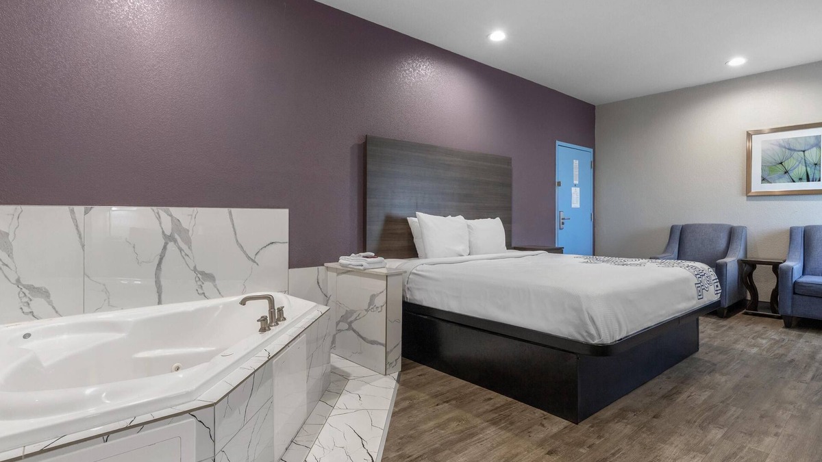 Ada Hotel | SureStay Plus Hotel by Best Western Ada