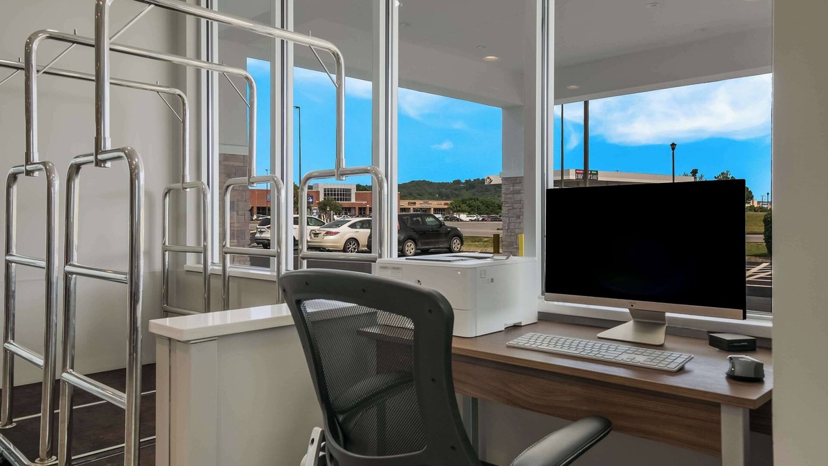 Sevierville Hotel | SureStay Plus Hotel by Best Western Sevierville