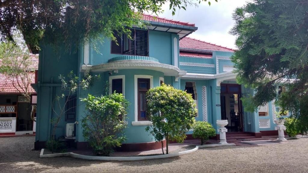 Pelena Resort | Surf bay resort