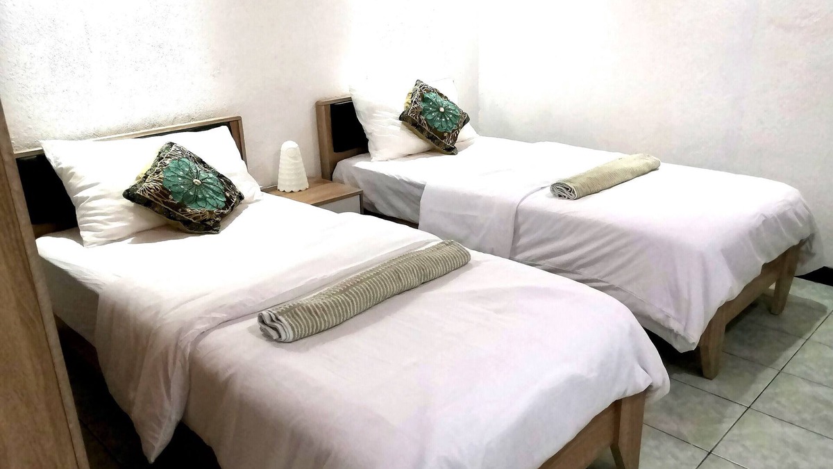 Kanuhuraa House | Surf, chill & relax.